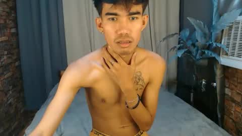 Snapshot of uryassi_baby chatting on 09/10/25, 02:44 uryassy baby online show from 09/10/25, 02:44