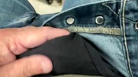 Snapshot of usabound chatting on 12/03/25, 01:53 usabound online show from 12/03/25, 01:53