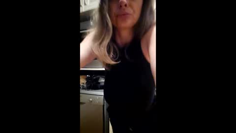 mia online show from 05/13/26, 05:32