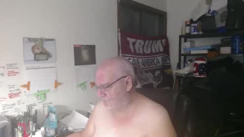 Snapshot of usgoober chatting on 11/12/25, 11:32 Eric online show from 11/12/25, 11:32