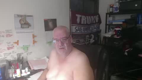 Snapshot of usgoober chatting on 11/16/25, 12:22 Eric online show from 11/16/25, 12:22