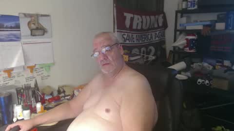 Snapshot of usgoober chatting on 12/03/25, 12:03 Eric online show from 12/03/25, 12:03