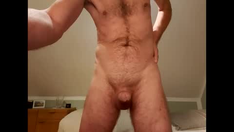 Snapshot of uwe_online chatting on 11/16/25, 08:25 UWE online show from 11/16/25, 08:25