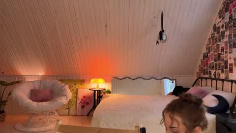 Snapshot of uwunikaa chatting on 05/04/26, 03:41 Anika On vacation online show from 05/04/26, 03:41
