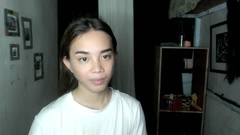 Snapshot of uxie_mew chatting on 10/23/25, 04:56 Ahn Chiyo online show from 10/23/25, 04:56