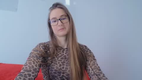 Snapshot of va_len_sea_ya chatting on 03/05/25, 08:32 Valensiya online show from 03/05/25, 08:32