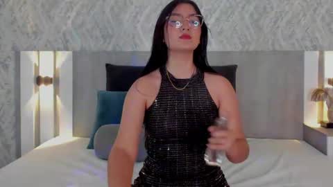 Vaalentina Lux online show from 06/04/26, 03:29
