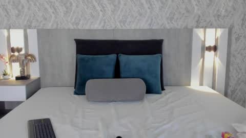 Vaalentina Lux online show from 06/12/26, 02:49
