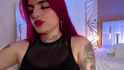 Snapshot of vaaleriee_miller_ chatting on 11/01/25, 06:21 valeriee miller online show from 11/01/25, 06:21