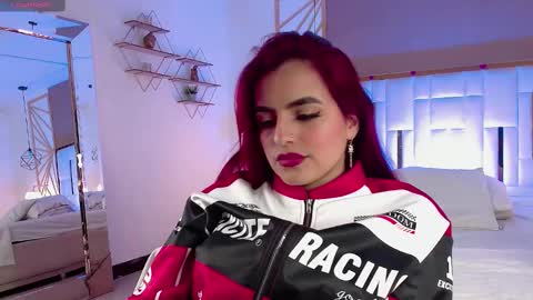 Snapshot of vaaleriee_miller_ chatting on 11/08/25, 02:45 valeriee miller online show from 11/08/25, 02:45