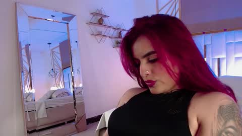 Snapshot of vaaleriee_miller_ chatting on 11/13/25, 04:50 valeriee miller online show from 11/13/25, 04:50