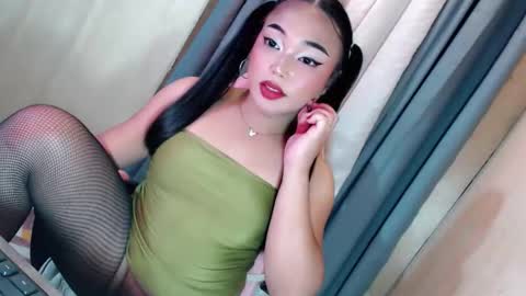 Snapshot of vae_sha chatting on 02/16/26, 01:02 JESS - DONT FORGET TO FOLLOW ME AND GIVE ME THUMBS UP online show from 02/16/26, 01:02