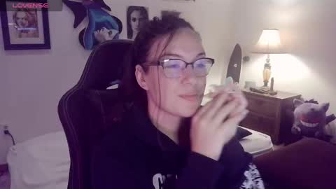 Snapshot of vagelicious chatting on 10/06/25, 12:02 vagelicious online show from 10/06/25, 12:02