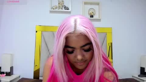 vahioleth  online show from 11/26/25, 02:56