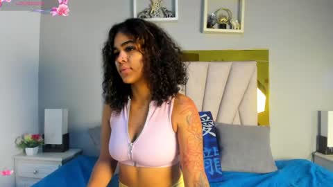 Snapshot of vahiolet_fuentes chatting on 06/25/26, 03:06 vahioleth online show from 06/25/26, 03:06