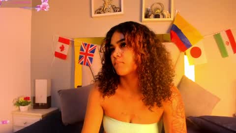 Snapshot of vahiolet_fuentes chatting on 06/26/26, 03:00 vahioleth online show from 06/26/26, 03:00