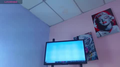 Vahiolet smith online show from 12/04/24, 03:43
