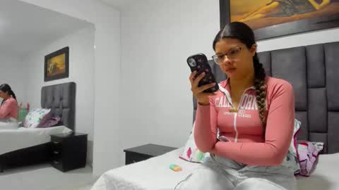 Vahiolet smith online show from 06/02/26, 03:08