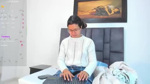 Vahiolet smith online show from 06/09/26, 03:29