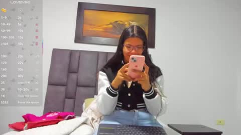 Vahiolet smith online show from 06/28/26, 12:11