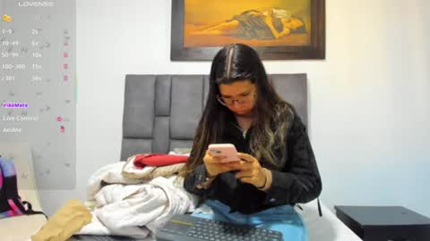 Vahiolet smith online show from 07/07/26, 12:20