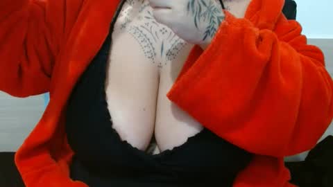 Vah Oliver online show from 10/31/25, 11:22