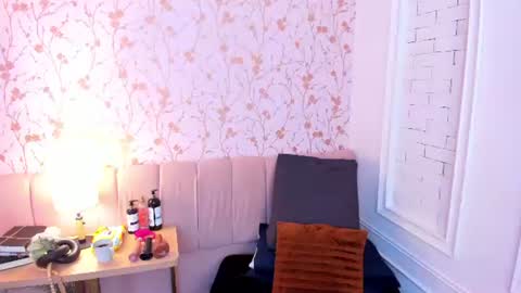 Vaiolet Harris online show from 07/17/26, 11:50