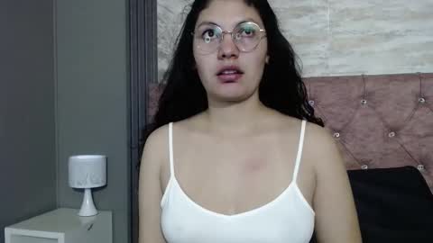 Snapshot of vainilla_cam chatting on 02/03/26, 01:59 Vainilla online show from 02/03/26, 01:59