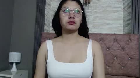 Snapshot of vainilla_cam chatting on 02/09/26, 01:42 Vainilla online show from 02/09/26, 01:42