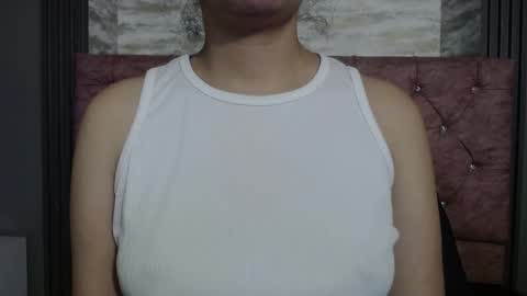 Snapshot of vainilla_cam chatting on 02/13/26, 01:45 Vainilla online show from 02/13/26, 01:45