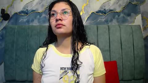 Snapshot of vainilla_cam chatting on 03/24/26, 02:05 Vainilla online show from 03/24/26, 02:05