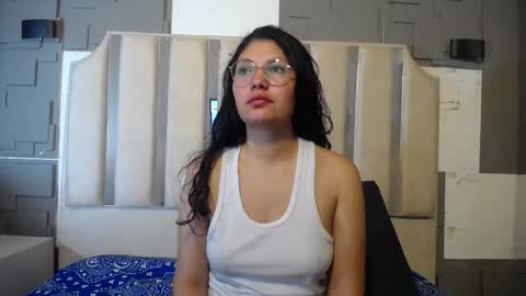 Snapshot of vainilla_cam chatting on 03/26/26, 01:55 Vainilla online show from 03/26/26, 01:55