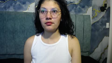 Snapshot of vainilla_cam chatting on 04/08/26, 04:07 Vainilla online show from 04/08/26, 04:07