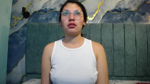 Snapshot of vainilla_cam chatting on 04/13/26, 01:33 Vainilla online show from 04/13/26, 01:33