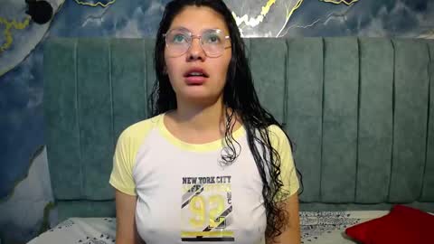 Snapshot of vainilla_cam chatting on 04/16/26, 01:28 Vainilla online show from 04/16/26, 01:28