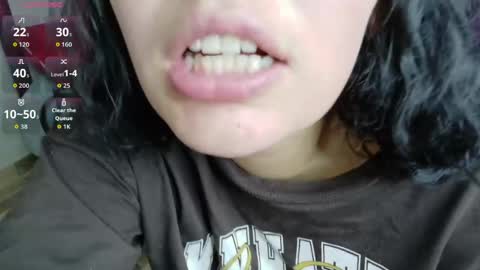 Snapshot of vainilla_cam chatting on 04/22/26, 02:03 Vainilla online show from 04/22/26, 02:03