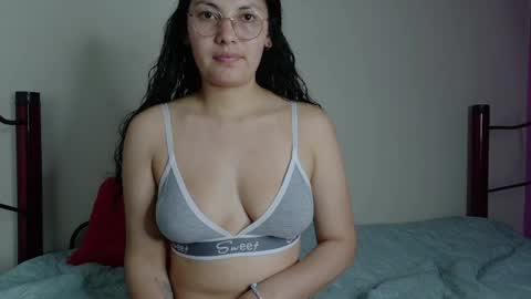 Snapshot of vainilla_cam chatting on 05/29/26, 12:52 Vainilla online show from 05/29/26, 12:52