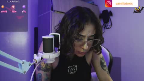 Vainilla Independent model online show from 10/04/25, 12:30