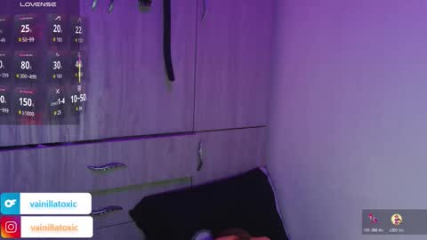 Snapshot of vainilla_l chatting on 02/28/26, 02:01 Vainilla Independent model online show from 02/28/26, 02:01