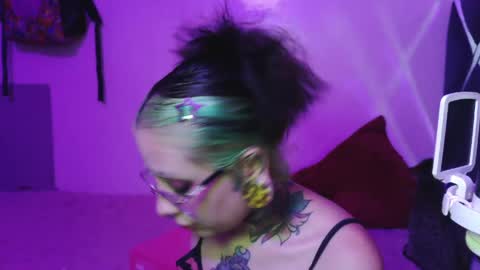 Snapshot of vainilla_l chatting on 05/10/26, 02:17 Vainilla Independent model online show from 05/10/26, 02:17