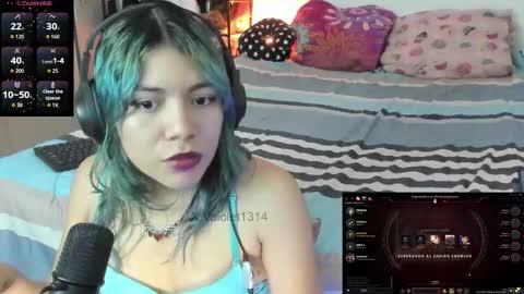 Snapshot of vaioletuwu chatting on 01/11/26, 01:43 Vaiolet1314 online show from 01/11/26, 01:43