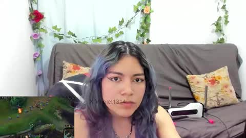 Snapshot of vaioletuwu chatting on 02/15/26, 12:40 Vaiolet1314 online show from 02/15/26, 12:40