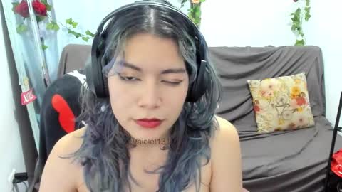 Snapshot of vaioletuwu chatting on 02/22/26, 03:07 Vaiolet1314 online show from 02/22/26, 03:07