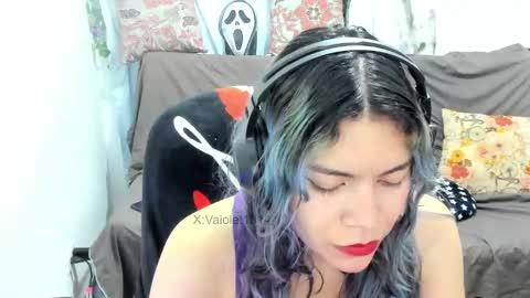Snapshot of vaioletuwu chatting on 03/15/26, 05:02 Vaiolet1314 online show from 03/15/26, 05:02