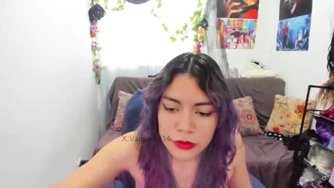 Snapshot of vaioletuwu chatting on 03/25/26, 10:27 Vaiolet1314 online show from 03/25/26, 10:27
