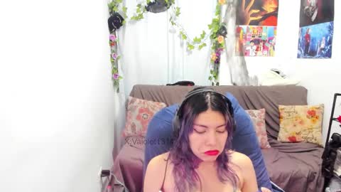 Snapshot of vaioletuwu chatting on 03/28/26, 03:28 Vaiolet1314 online show from 03/28/26, 03:28