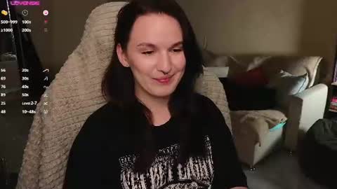 Snapshot of val_manson chatting on 06/19/26, 06:45 Val online show from 06/19/26, 06:45