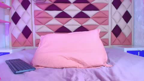 Valentina online show from 09/19/25, 08:20