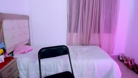 Snapshot of vale_kross chatting on 06/29/26, 03:01 HI IM NEW online show from 06/29/26, 03:01