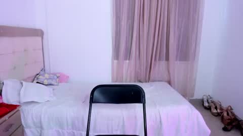 Snapshot of vale_kross chatting on 07/01/26, 01:02 HI IM NEW online show from 07/01/26, 01:02